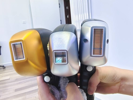 3 Długość fali 755/808/1064nm Diodowa maszyna do usuwania włosów laserowych na skórę typu I-VI