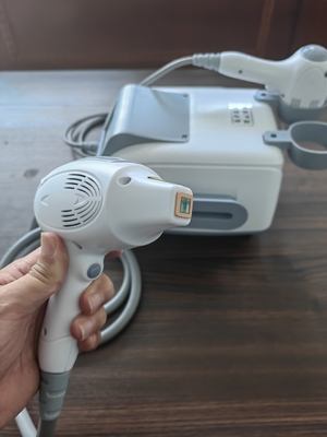 3.5 cali kolorowy ekran dotykowy 808nm Diodo Laser Depilation Machine dla salonów fryzjerskich