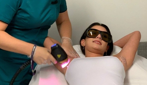 808nm Diod laser depilacji maszyny TUV ISO CE Certyfikacja do usuwania porów